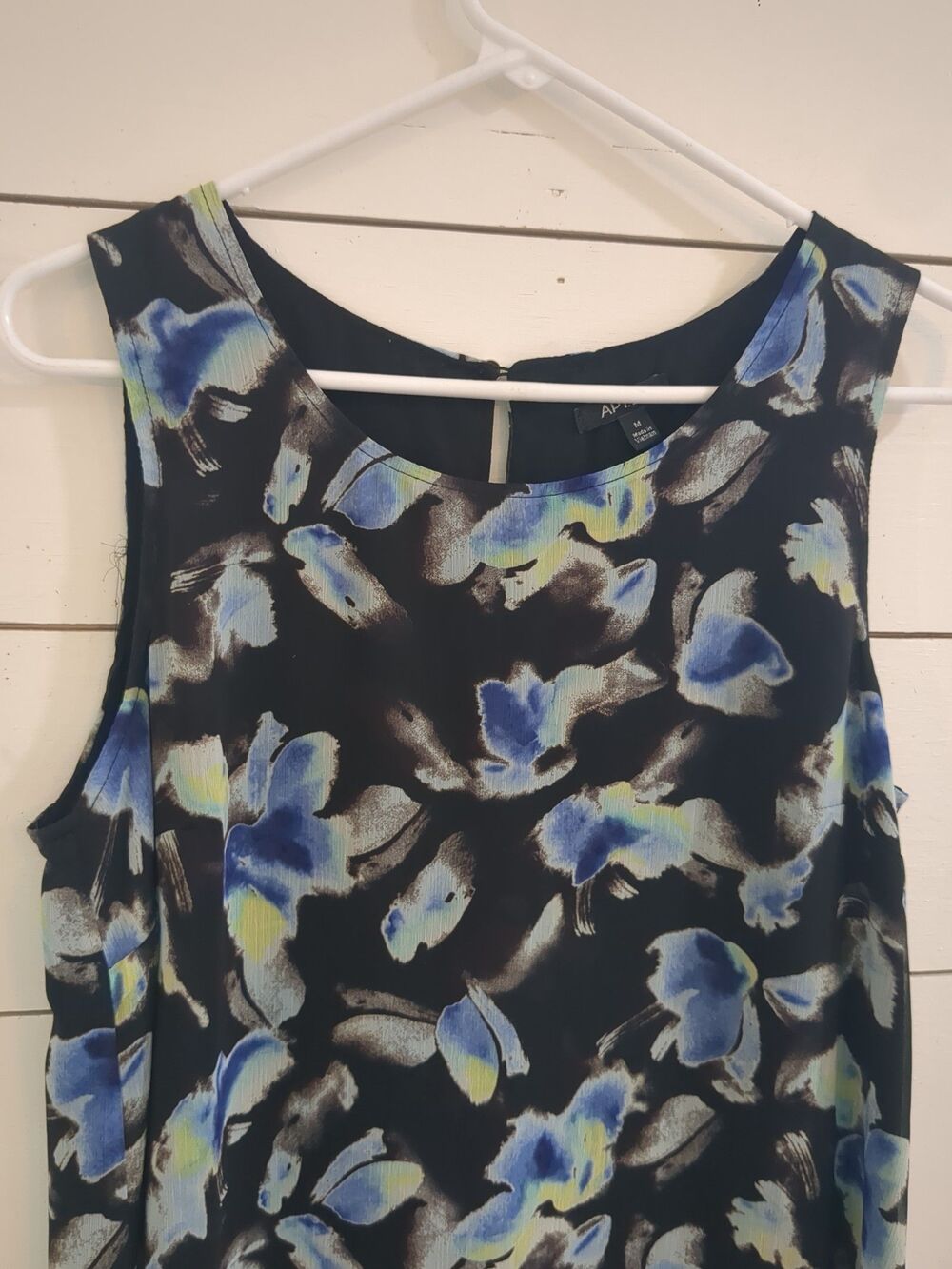 Apt 9 M black blue floral tank top dressy office summer